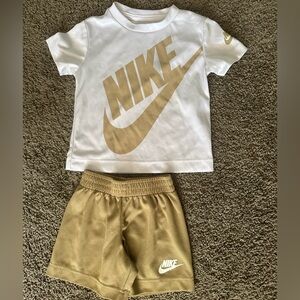 Nike Kids Matching Set in White and Gold